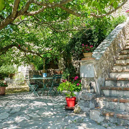 Chez Bacchus - Bed & Breakfast